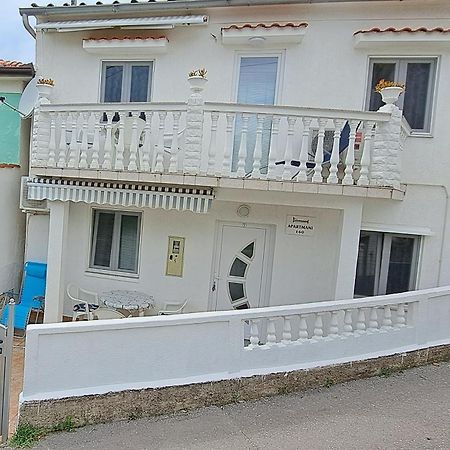 Apartmani Ana-Lora Lopar Exterior foto